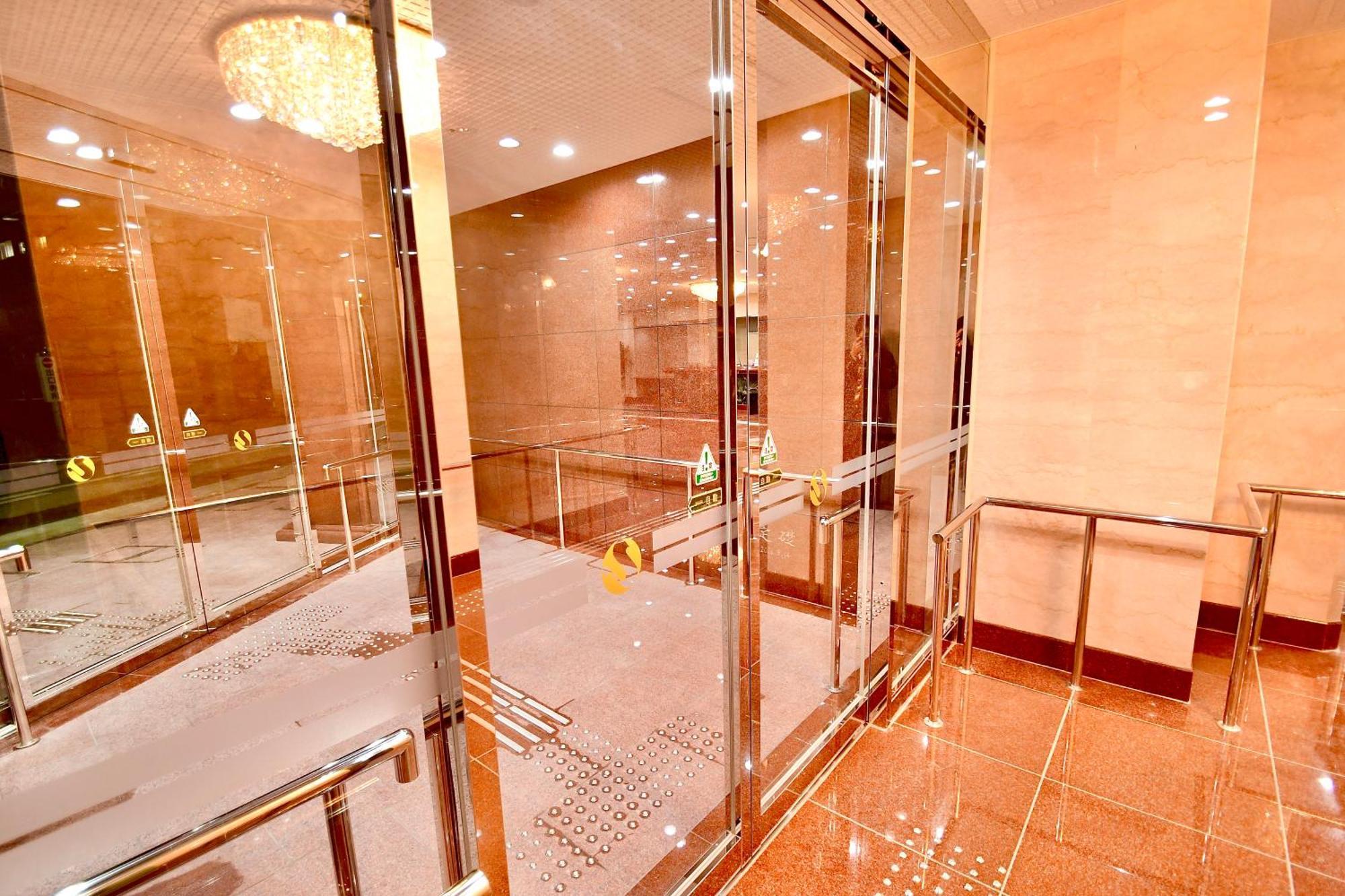Himeji Ekimae Universal Hotel Minamiguchi المظهر الخارجي الصورة